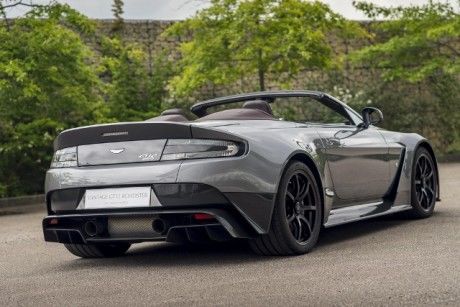 Aston Martin представила Vantage Roadster GT12 